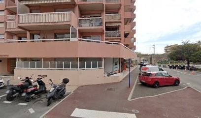 Garoscio Aude, Dentiste à Menton