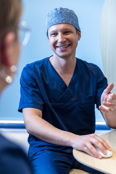 Dr Charles GUIAS, Dentiste à Saint-Herblain