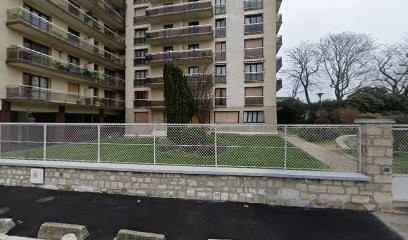 Oiknine Marc, Dentiste au Bourget