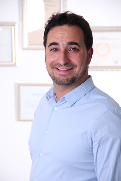 Dentiste Strasbourg | Implant et facette dentaire | Urgence dentaire - Dr Michael Elbaz Clinic, Dentiste à Strasbourg