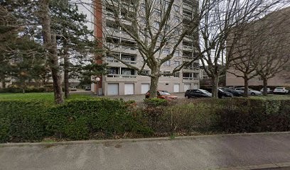 Augier Robert, Dentiste à Tassin-la-Demi-Lune