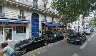 Dr Erika Mouez, Dentiste à Paris 09