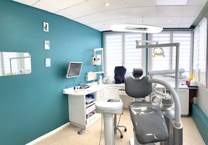 Dr Charlotte Demelin Chirurgien-dentiste, Dentiste à Mons-en-Baroeul