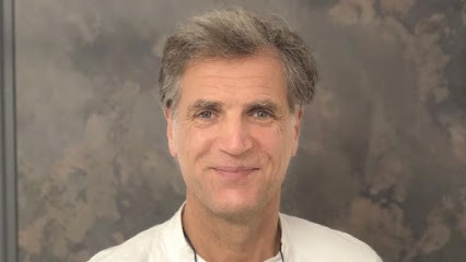 Dr Vojin VUJISIC, Dentiste à Courcouronnes