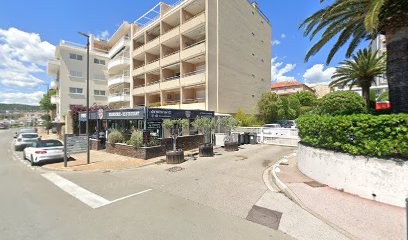 Ziza David, Dentiste à Sainte-Maxime