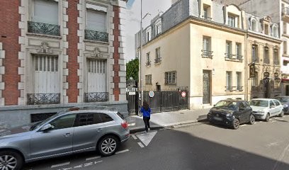 Benais Bernard, Dentiste à Paris 16