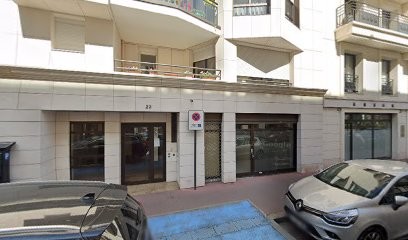 Chloé Ecole, Dentiste à Levallois-Perret