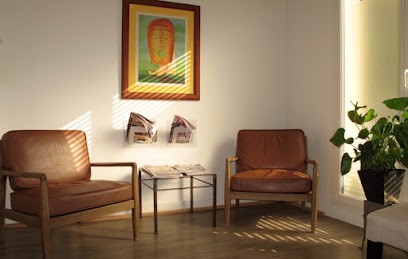 Dr Antoine Karoubi, Dentiste à Châtillon