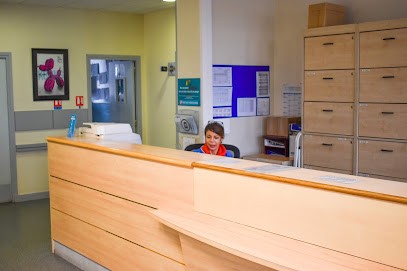 Dr Alain Darmon, Dentiste à Paris 13