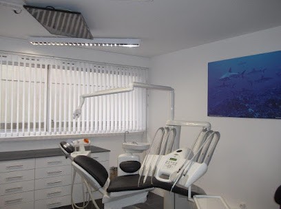 Dr Eric Nold Dentiste la Defense, Dentiste à Courbevoie