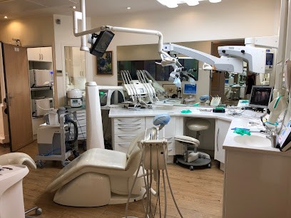 CABINET DENTAIRE DR GERARD FITOUSSI, Dentiste à Paris 08