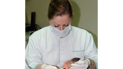 Dr Linda Hanimyan, Dentiste à Saint-Maur-des-Fossés
