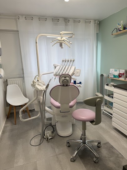 Docteur Léa THOLOZAN, Dentiste à Marseille 11