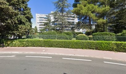 Dentist - Dr. Michel Gouvernet, Dentiste à Montpellier