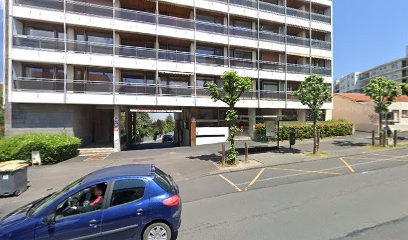 Dufour Michel, Dentiste à Clermont-Ferrand