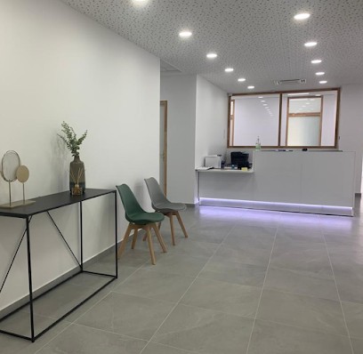 Pôle Santé St Maximin-Chantilly-Creil-Dentiste-Implantologie-Parodontologie-Esthétique-Orthodontie, Dentiste à Saint-Maximin