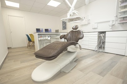 Smile Clinique 83, Dr MATTEI , GIOVANNA, TIBIE, GOFFIN, BAL, Cabinet Dentaire Hyères, Dentiste à Hyères