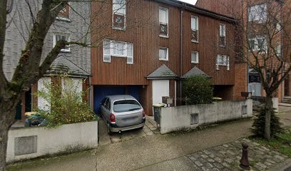 Gatineau Annie, Dentiste à Noisy-le-Roi