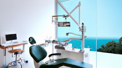 Dentist - Dr. Fabrice Allouche, Dentiste à Paris 05