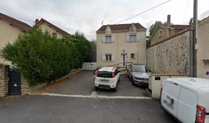 Dupuis Hugo, Dentiste à Saint-Cyr-sur-Morin