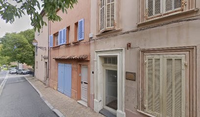 Méra Maridana, Dentiste à Grimaud
