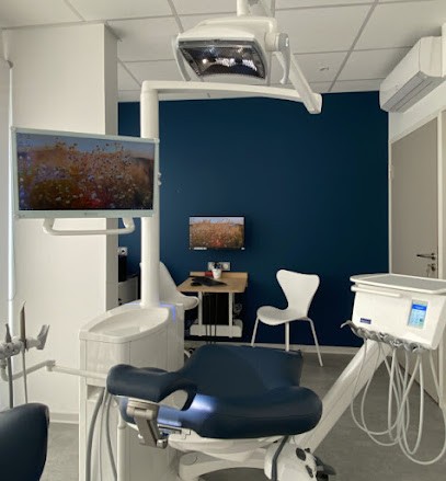 Cabinet dentaire St Just - Implantologie - Docteurs Hévin Emilie, Reynaud Ophélie, Chaineaux Carole et Vincent Marion, Dentiste à Lyon 05