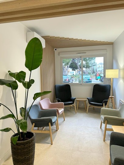 Clinique Dentaire des Pins Docteurs Françoise et Thomas PICARD, Dentiste à Fos-sur-Mer