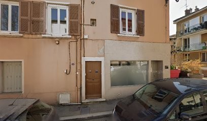 Piou-Grand Dominique, Dentiste à Couzon-au-Mont-d'Or