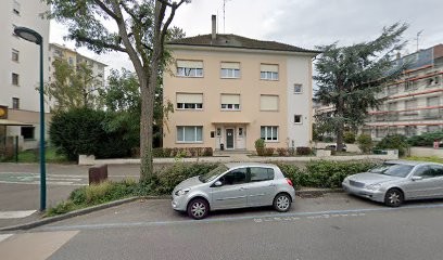Mahieddine Larbi, Dentiste à Saint-Louis