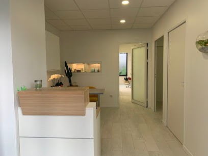 Dr Medina Avigael - Dentiste Montigny Le Bretonneux, Dentiste à Montigny-le-Bretonneux