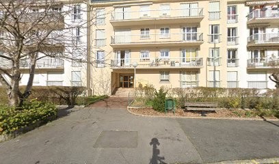 Marelly Mickael, Dentiste à Creil