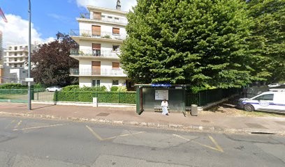 Charrier Francis, Dentiste au Plessis-Robinson