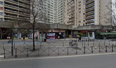 Bahya Khelil, Dentiste aux Lilas