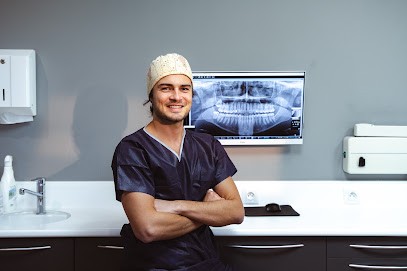 Dr Julien FRAMEZELLE - Dentisterie Esthétique - Chirurgie des dents de sagesse - Implantologie, Dentiste à Paris 16