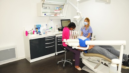 Dr Nayila Sago, Dentiste à Dunkerque