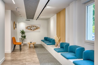 Joseph De Poulpiquet, Dentiste à Guyancourt