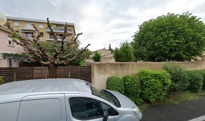 Yéche Bernard, Dentiste à Avignon