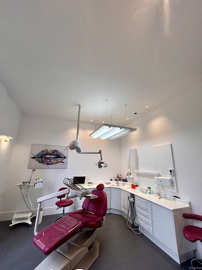 Cabinet Dentaire - Dr Zibi Dejax Typhaine Dentiste à Versailles