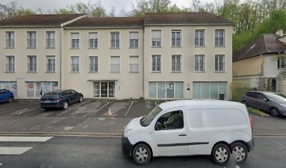 Bettan Eva, Dentiste à Montataire