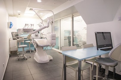 Dr Jonathan Revah - Dentiste Paris 15 - Facette Dentaire - Invisalign - Implant Dentaire, Dentiste à Paris 15