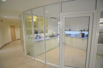 Docteur Antoine Hirardot, Dentiste au Mans