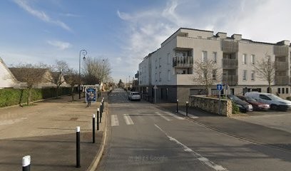 Dr. Eustache Sotiropoulos, Dentiste à Magny-les-Hameaux