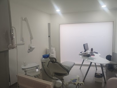 Docteur Jean Establet, Dentiste au Cannet