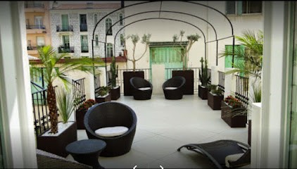 Dr Clara FREYDIER, Dentiste à Nice