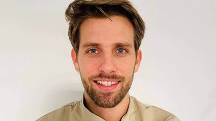 Elliot MENICUCCI, Dentiste à Marseille 09