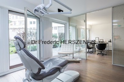 Dr Frédéric Herszenfis, Dentiste à Paris 08