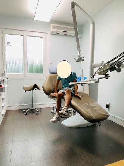 Lacroix Magali, Dentiste à Cubjac-Auvézère-Val d'Ans