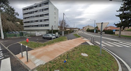 Centre Dentaire MONTLUEL Mutualité Française Ain SSAM, Dentiste à Montluel