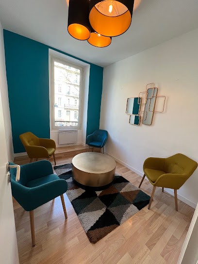 Cabinet dentaire La Maison Bleue Dr Mathieu PARADEISE, Dentiste à Marseille 06