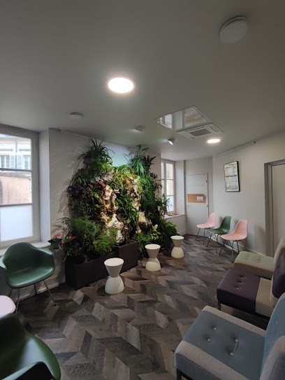 CLAIRE TABOURIN, Dentiste à Nevers